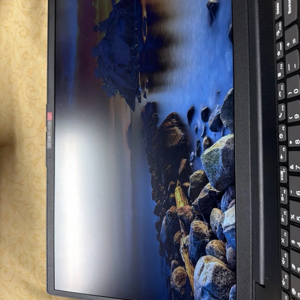 Lenovo V15 G2 IJL 15.6